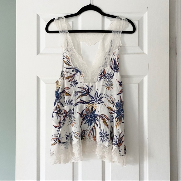 2/$50🍑 NWT FREE PEOPLE Bell Flower Double-V Tunic Top - Picture 2 of 7